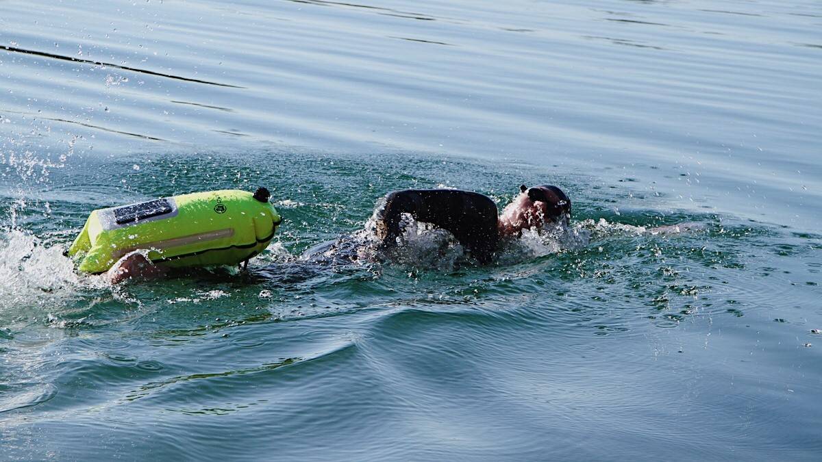 Schwimmboje weiter gedacht: das ist die  Swim & Safety Buoy Ultimate
