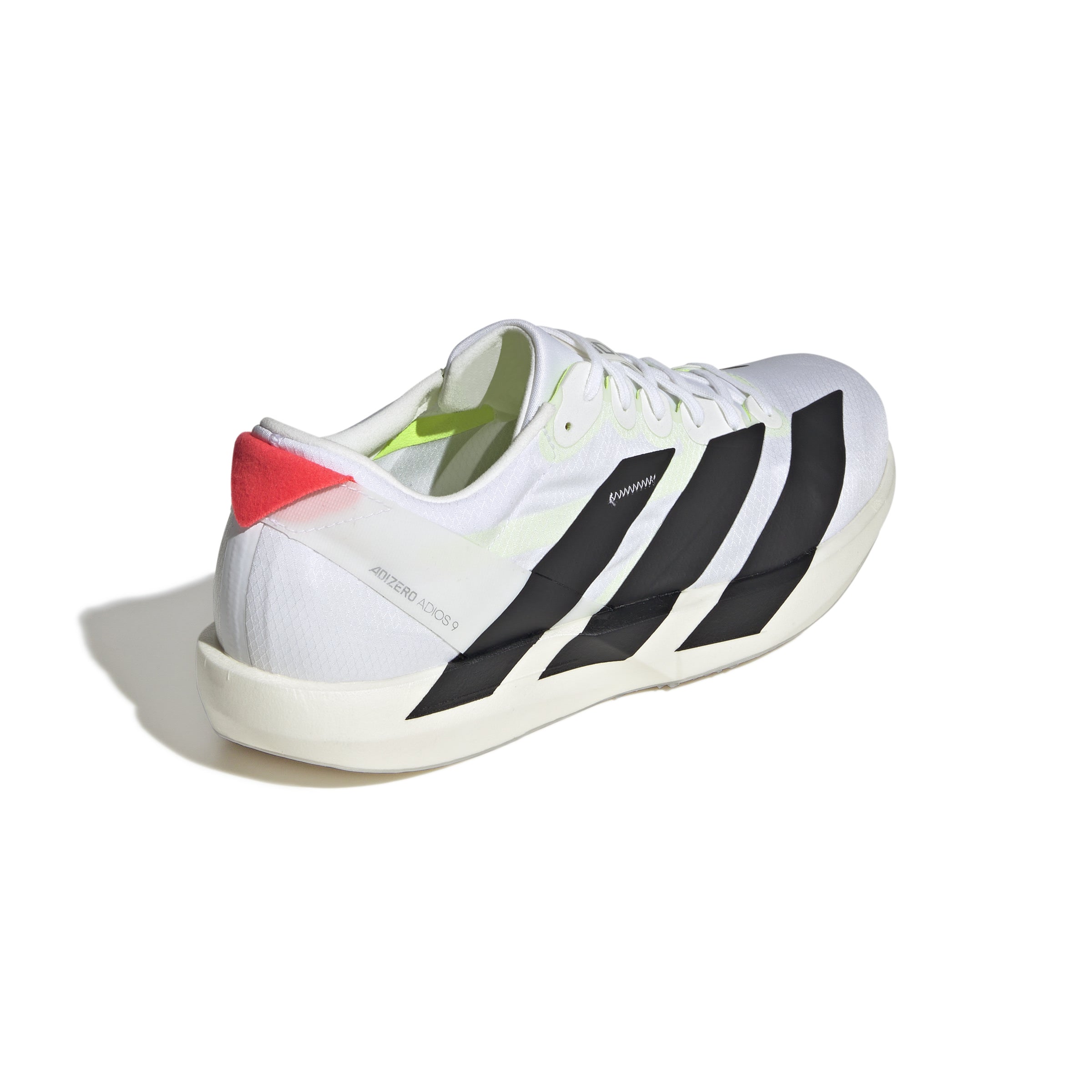Schrägansicht rechter Schuh von hinten Außenseite