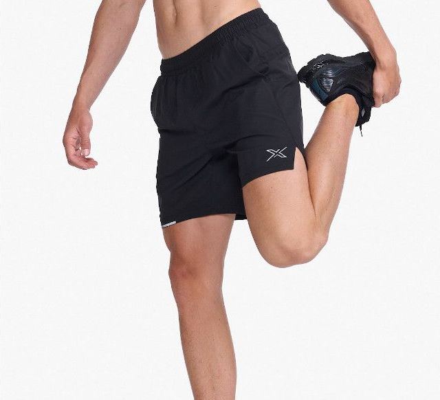 2XU Aero 7 Inch Shorts, Herren, Black/Silver Reflective