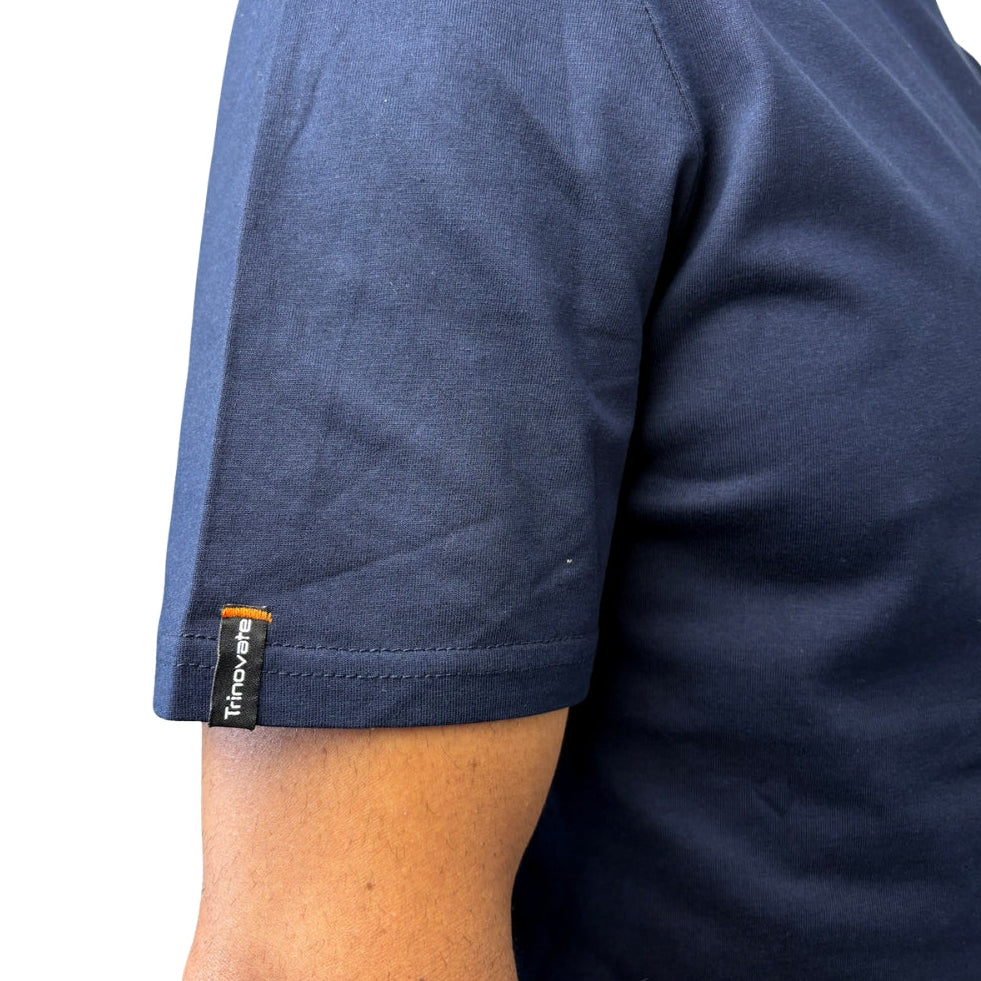 Trinovate Essential T-Shirt, Damen, weiß, Detailansicht des Stoffs am rechten Ärmel