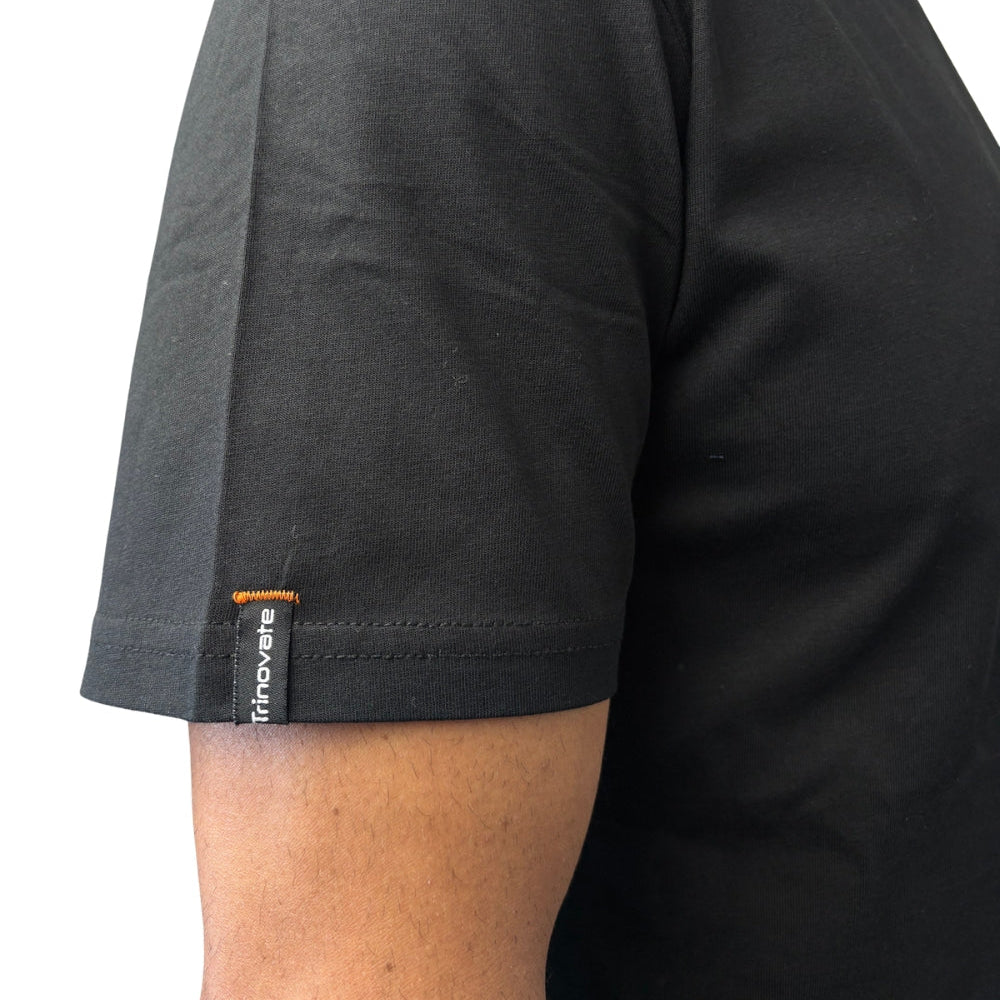 Trinovate Essential T-Shirt, Damen, weiß, Detailansicht des Stoffs am rechten Ärmel