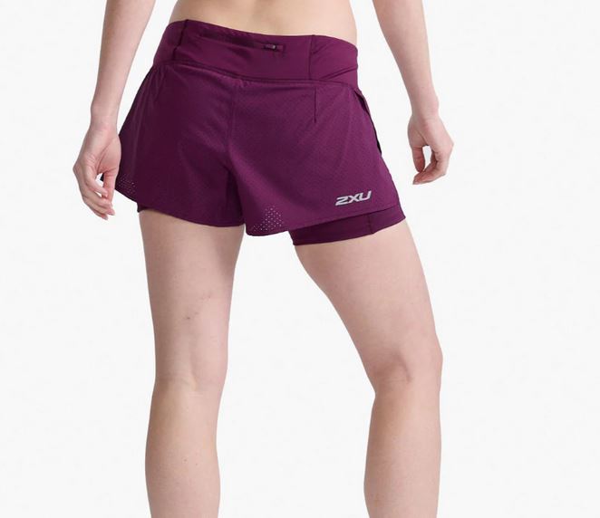 2XU Aero 2-in-1 4 Inch Shorts, Damen, Beet/Silver Reflective