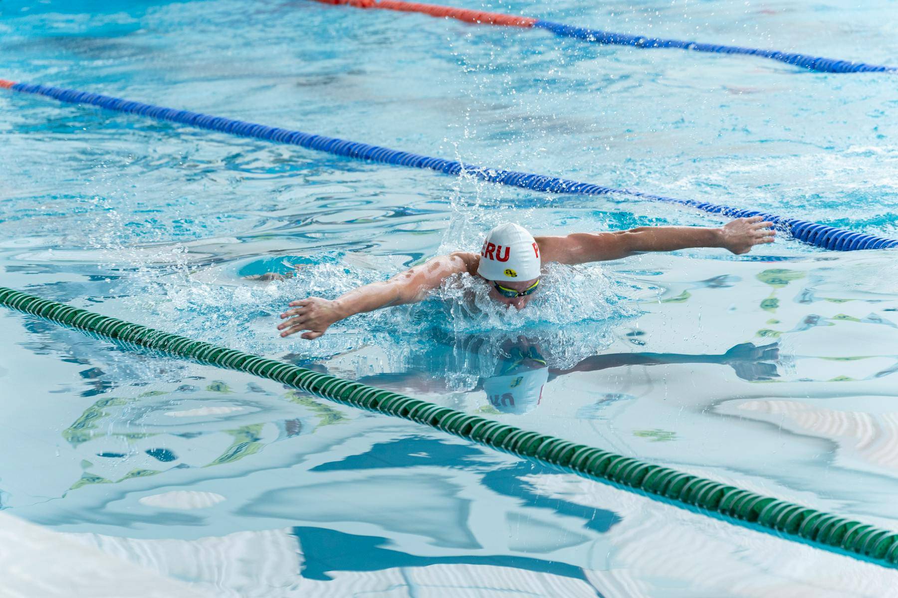 Schwimmbad-Knigge: Vorsicht, bitte! So klappt das zusammen Schwimmen