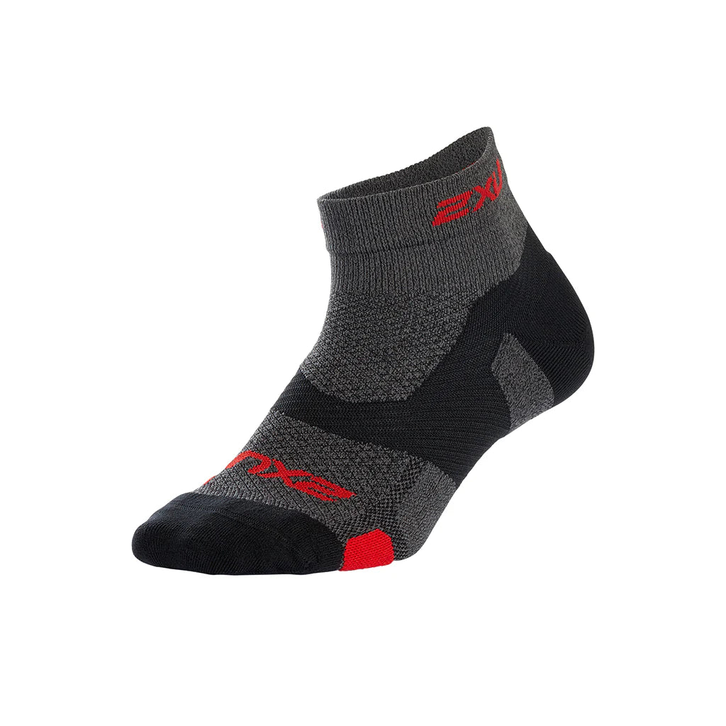 2XU VECTR Light Cush 1/4 Crew Socks, Black Print/Jungle Red