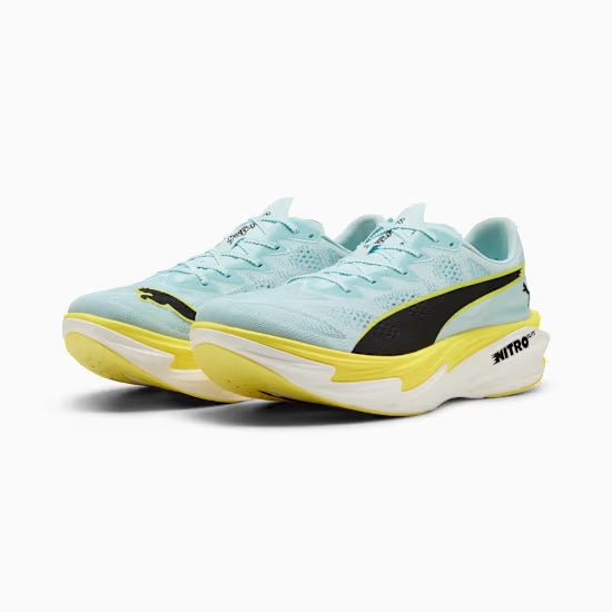 Schrägansicht beide Schuhe
