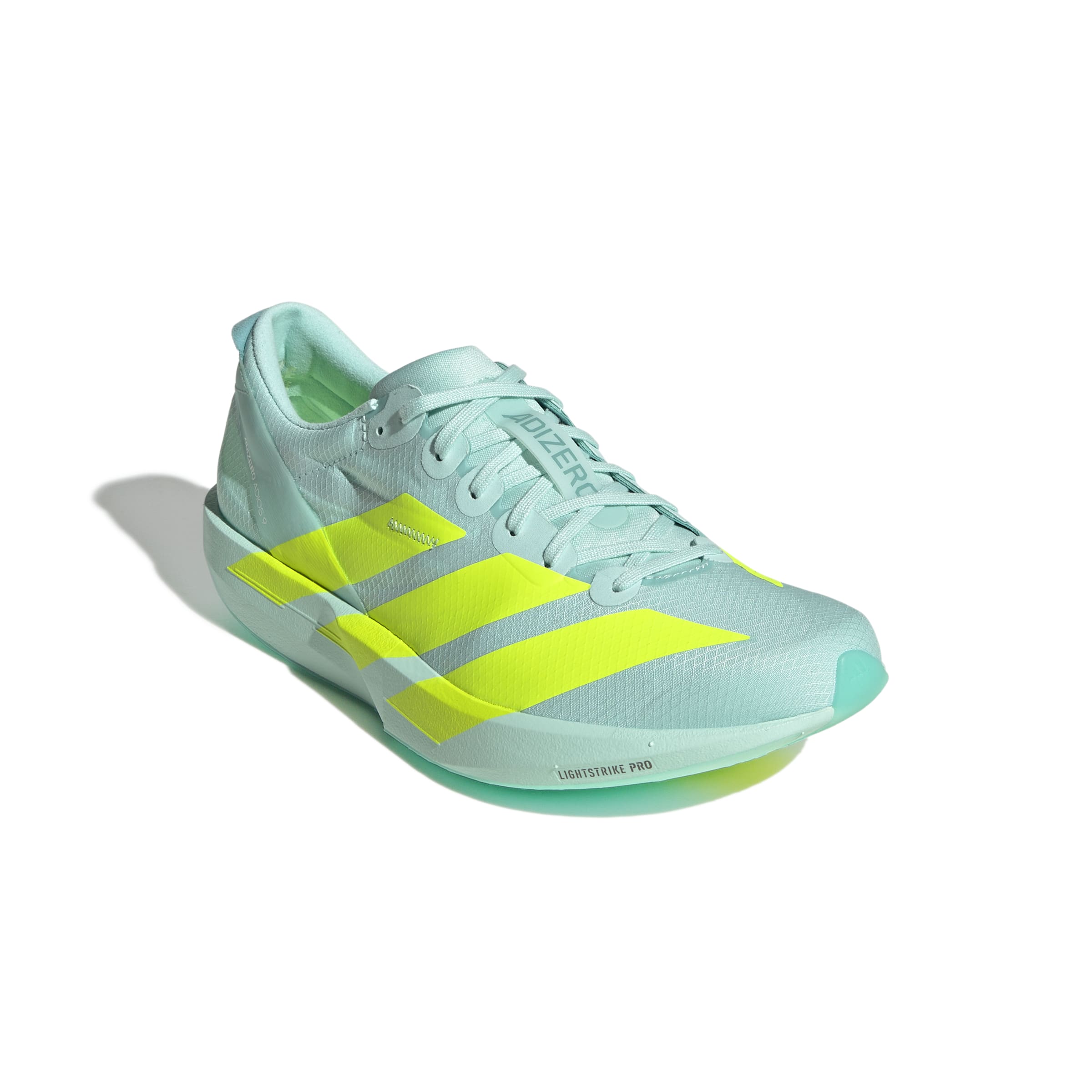 Schrägansicht rechter Schuh von vorne Außenseite