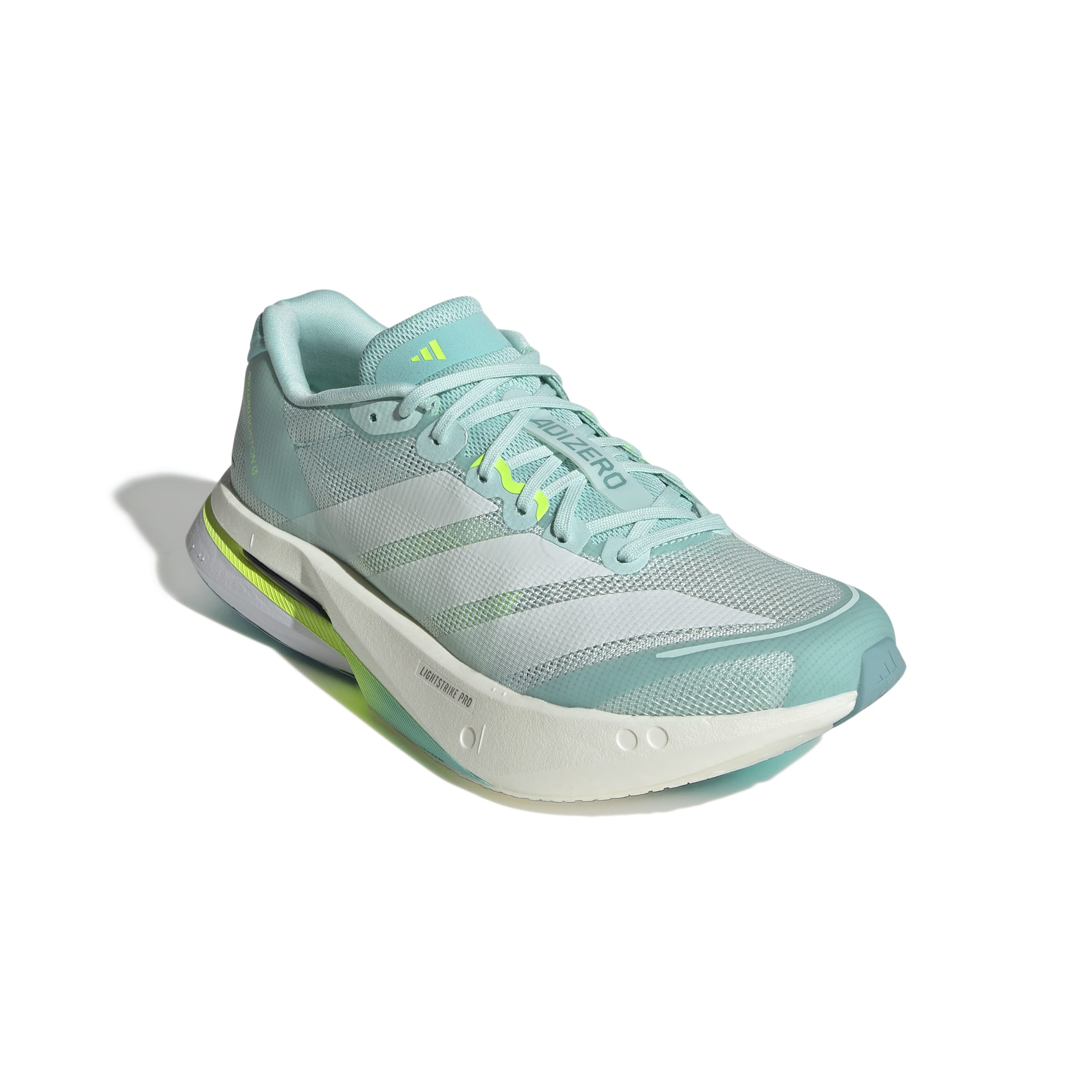 Schrägansicht rechter Schuh von vorne Außenseite