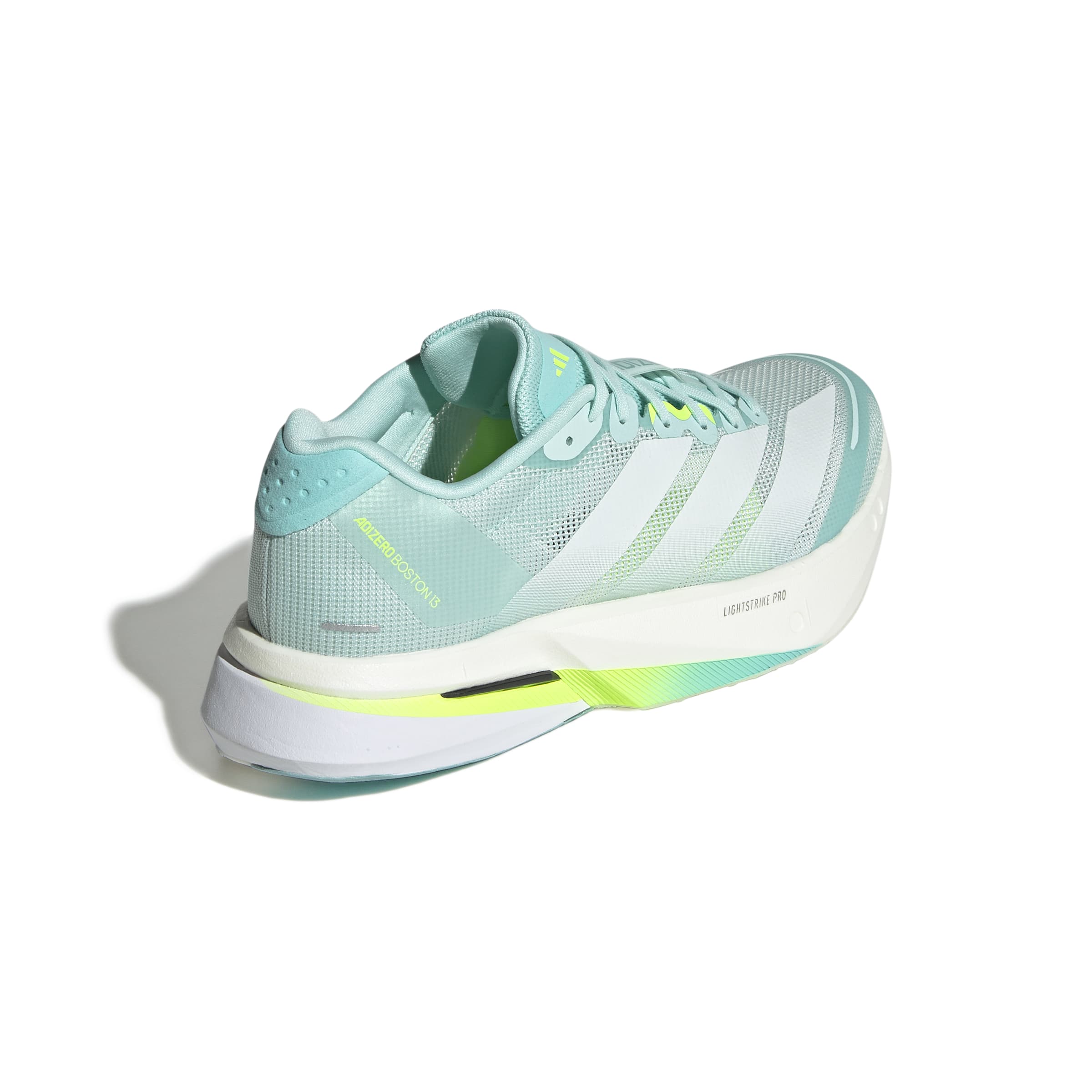 Schrägansicht rechter Schuh von hinten Außenseite