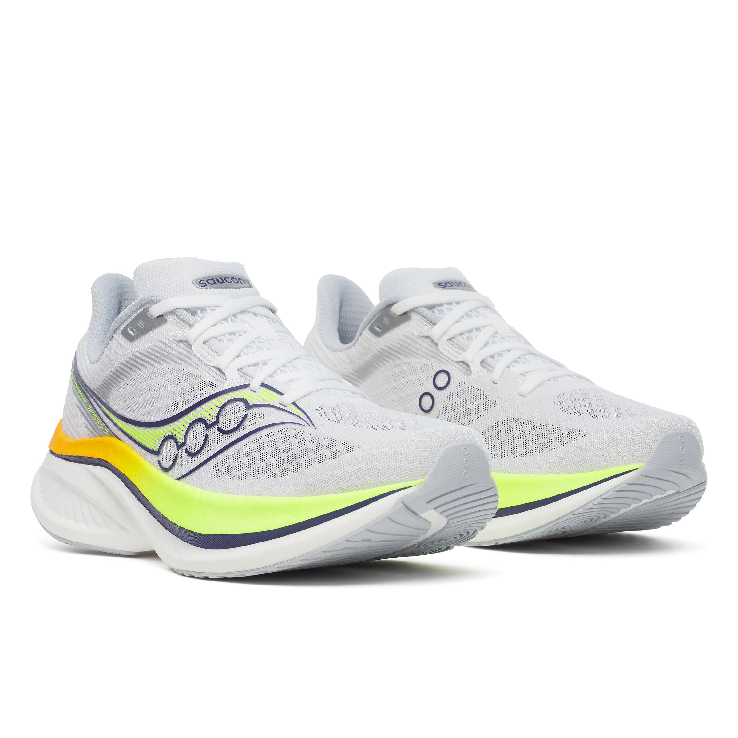 Schrägansicht beide schuhe von vorne
