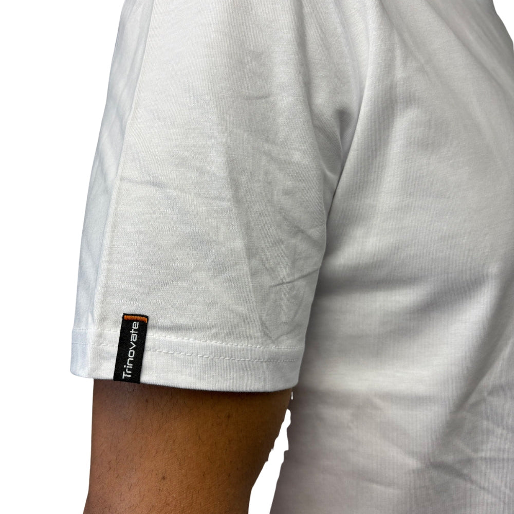 Trinovate Essential T-Shirt, Damen, weiß, Detailansicht des Stoffs am rechten Ärmel