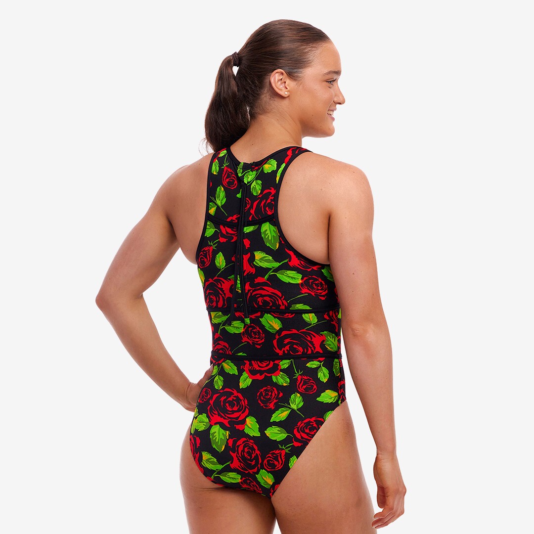 Tragebild Ansicht Badeanzug von hinten